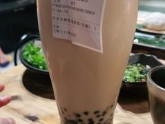 -湊湊火锅·茶憩(杭州湖滨银泰in77店)
