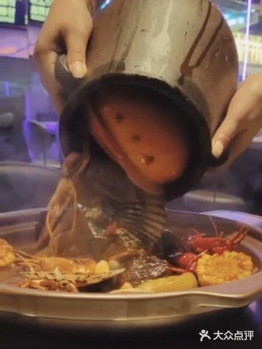 这个大墨鱼,都给我去吃!!!