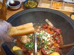 -晨皓祥人民公社铁锅炖菜(西华苑店)