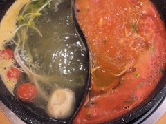 -苗阿哥酸汤牛肉火锅(体育场店)