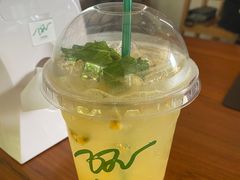 -Chom Cafe and Restaurant