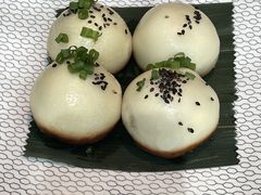 鲜肉生煎馒头-屋里厢上海菜馆