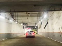 -绿地缤纷城-停车场