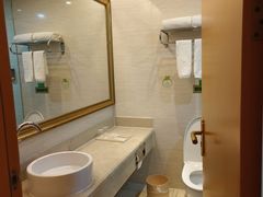 -维也纳酒店(广州南站汉溪长隆地铁站景区店)