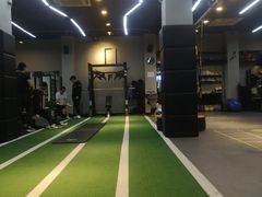 -Freedom Fitness私教健身俱乐部(徐虹北路店)