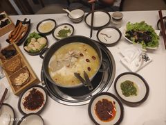 -汤宴·参须肚包鸡(南京路店)