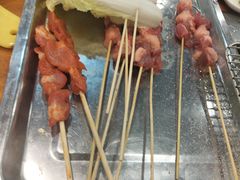 -哈尔滨小酒馆·鲜肉现穿自助烧烤(康新花园店)