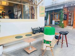 等位区-大青树咖啡(大理古城店)