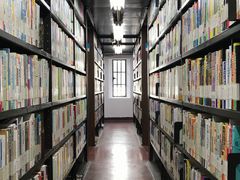 閱覽室的藏書區-明复图书馆
