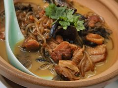 小鸡炖榛蘑-止观小馆·辽河口渔家菜(王府井店)