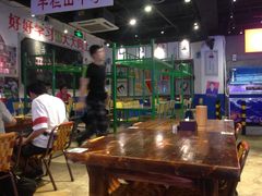 大堂-马路牙子地桌烤肉(工体店)