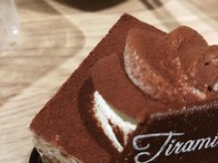 -红宝石·鲜奶小方·海派西点房(莘庄龙之梦店)