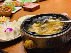 -老滇山寨•云南特色菜•地方菜•民族风情歌舞表演(金碧店)