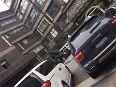 -无锡烤鸭馆中山路店-停车场