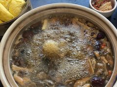 -东巴谷野生菌火锅餐厅