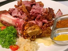 M8招牌穆尼斯脆皮猪肘-又见马甲M8融合西餐厅(厦门体育中心店)