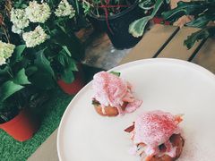 粉粉的班尼迪克蛋-CHILLAX轻乐时(侨建·Hi City店)