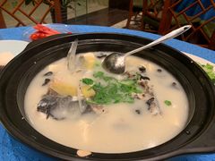 浓汤鱼头-老淳安—伴山伴湖(千岛湖开元度假村店)