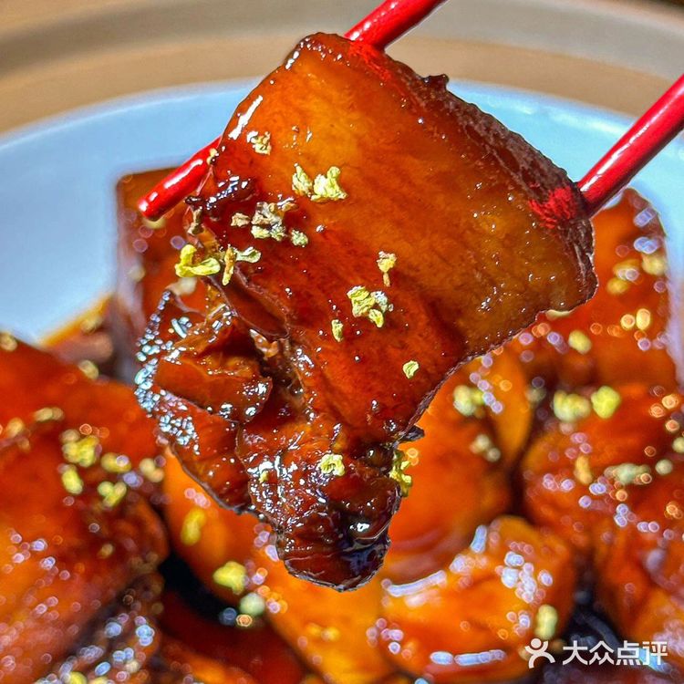  糯到黏唇！茨菇红烧肉与暖心砂锅的治愈瞬间