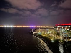 -上海滴水湖皇冠假日酒店