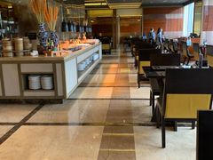 自助取餐区-大中华希尔顿酒店-念自助餐·嗨啤·小龙虾