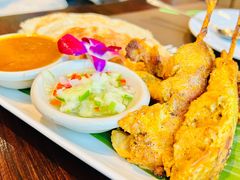 -Chom Cafe and Restaurant