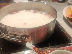 -尚尚仙·酸汤猪手·猪肚鸡火锅(华联万柳购物中心店)