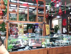 -灵彩珠宝(朗香街店)