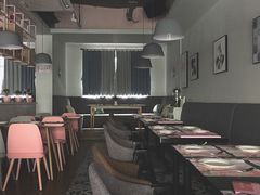 -樱花里音乐餐吧·牛扒椰子鸡(东圃店)