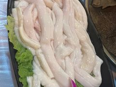 牛脊髓-鲜入围煮花胶鸡海鲜火锅