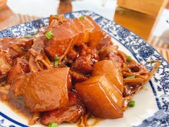 红烧肉笋干-七的湖·晚芳亭·阳澄湖农家菜·大闸蟹(莲花岛店)