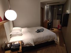 -柏曼酒店(广州天河体育中心林和西地铁站店)