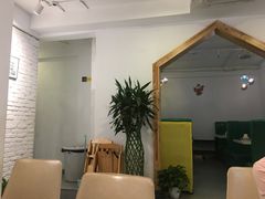 -张大师鸭爪爪特色干锅(南湖店)