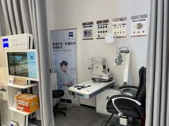 -博士眼镜集团石人工眼镜(虹口万泰店)