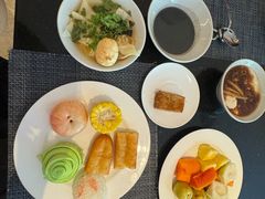 -三亚亚龙湾瑞吉酒店·宴悦Driftwood·游水海鲜·牛排·草坪·私人定制