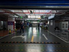 -百联西郊购物中心·停车场