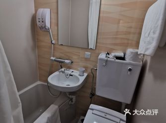 220人民币金泽站前住单间！