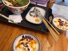 -云阿蛮云南生烫牛肉米线(奉贤路店)