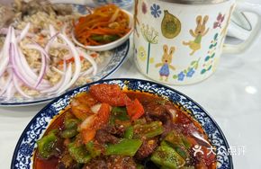 Pan-fried Meat Noodles with Beef or Lamb