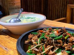 -老滇山寨•云南特色菜•地方菜•民族风情歌舞表演(金碧店)