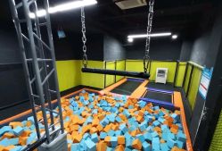 -蹦贝运动中心·蹦床·攀岩·闯关(龙岗店)