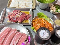 -围炉肉舍•炭烤活鳗•丹东海鲜烤肉(步行街店)