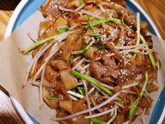 干炒牛河-去茶去餐厅(中央大街店)