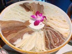 川门毛肚七绝-哥老官重庆美蛙鱼头(宝山龙湖店)