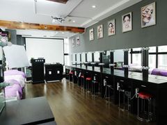 教室环境-洛华艾芭纹绣美甲化妆培训学校(河西校区)