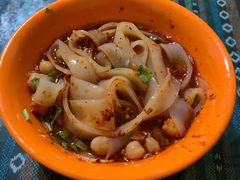 -烤肉小伙烤肉店