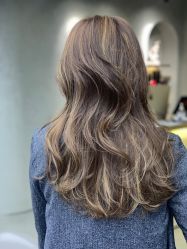 -变画·发型STUDIO