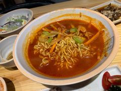 辛拉面-喜来稀肉(北外滩白玉兰广场店)