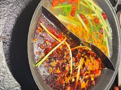 -鹿鸣山草本茶香火锅(园西路店)