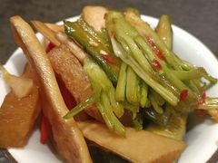 -靠山屯东北农家菜(八龙桥雅苑店)